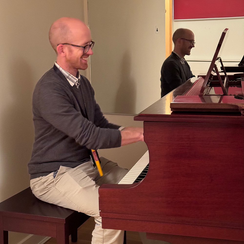 Conductor and pianist Mike Paul-Smith