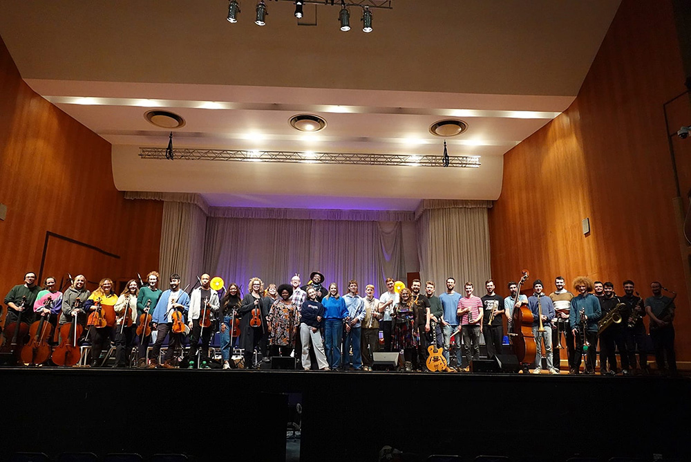 Swing Into Christmas 2024 tour